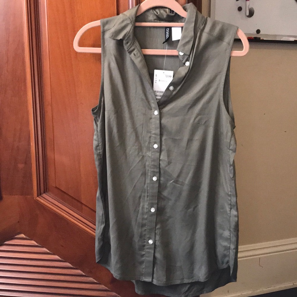 H&M button up blouse